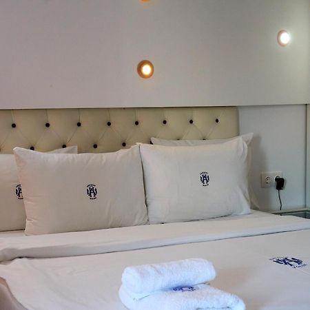 Amethyst House Therme & Bucharest Otopeni Airport Exterior foto