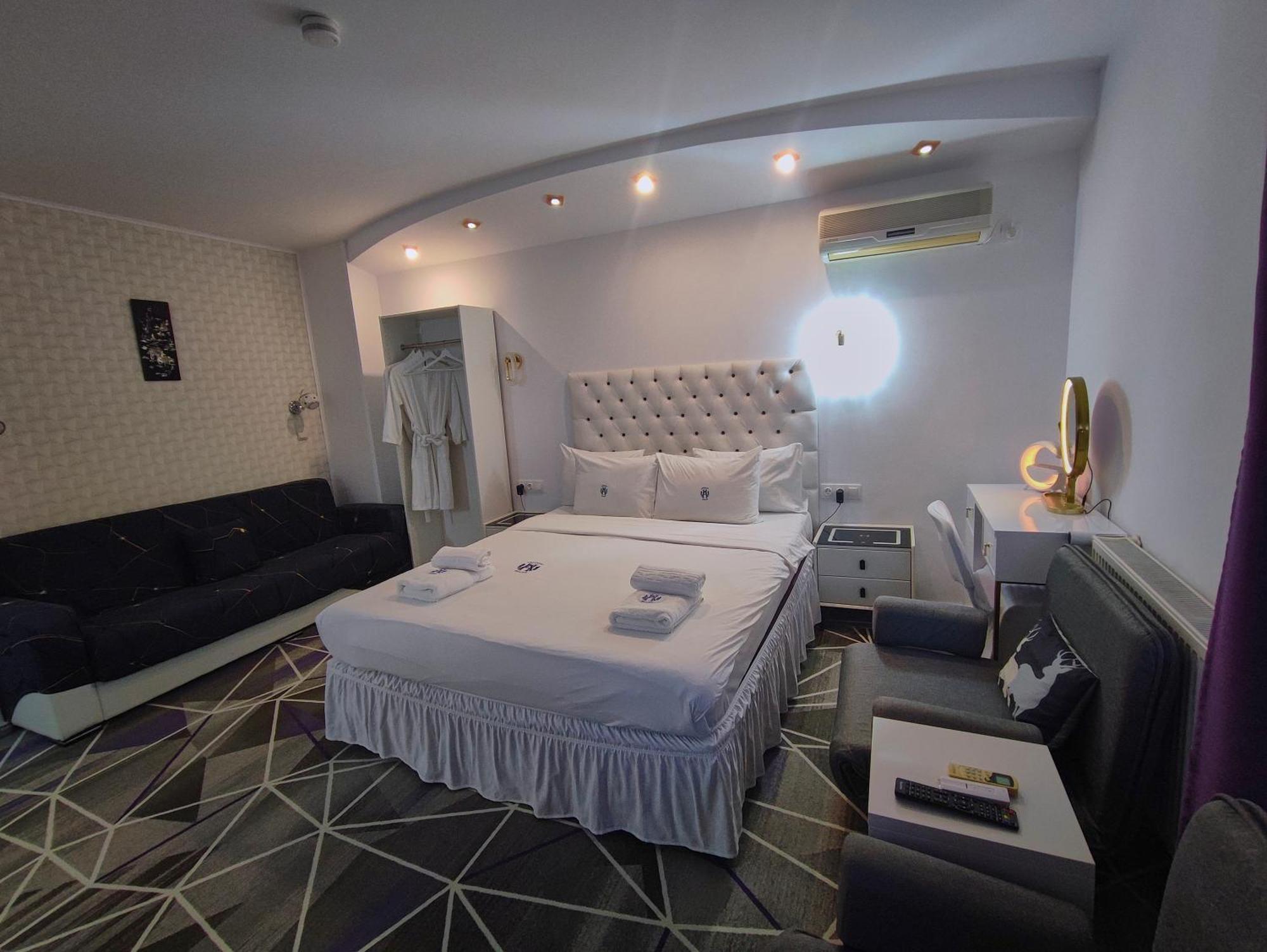 Amethyst House Therme & Bucharest Otopeni Airport Exterior foto
