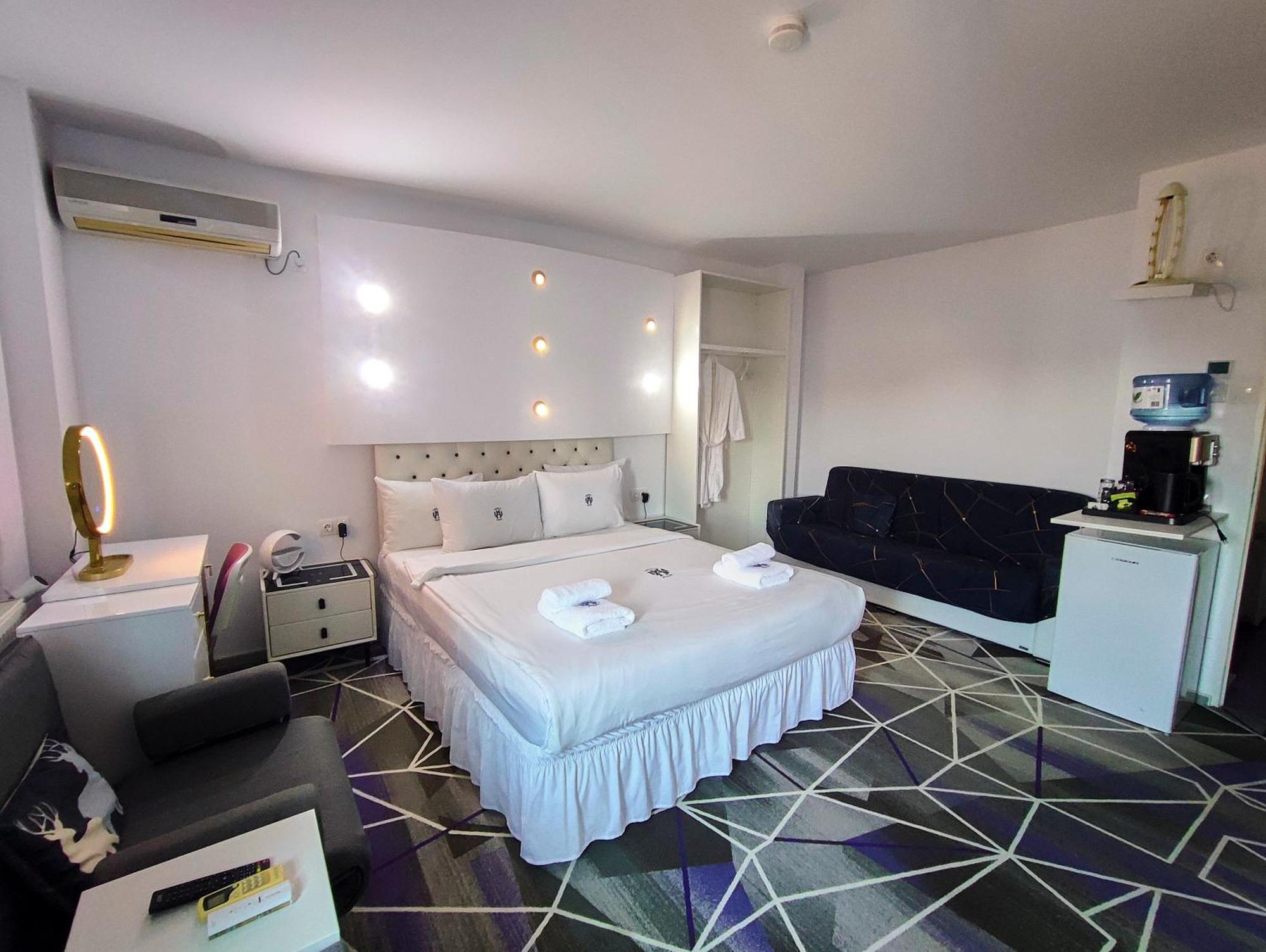 Amethyst House Therme & Bucharest Otopeni Airport Exterior foto
