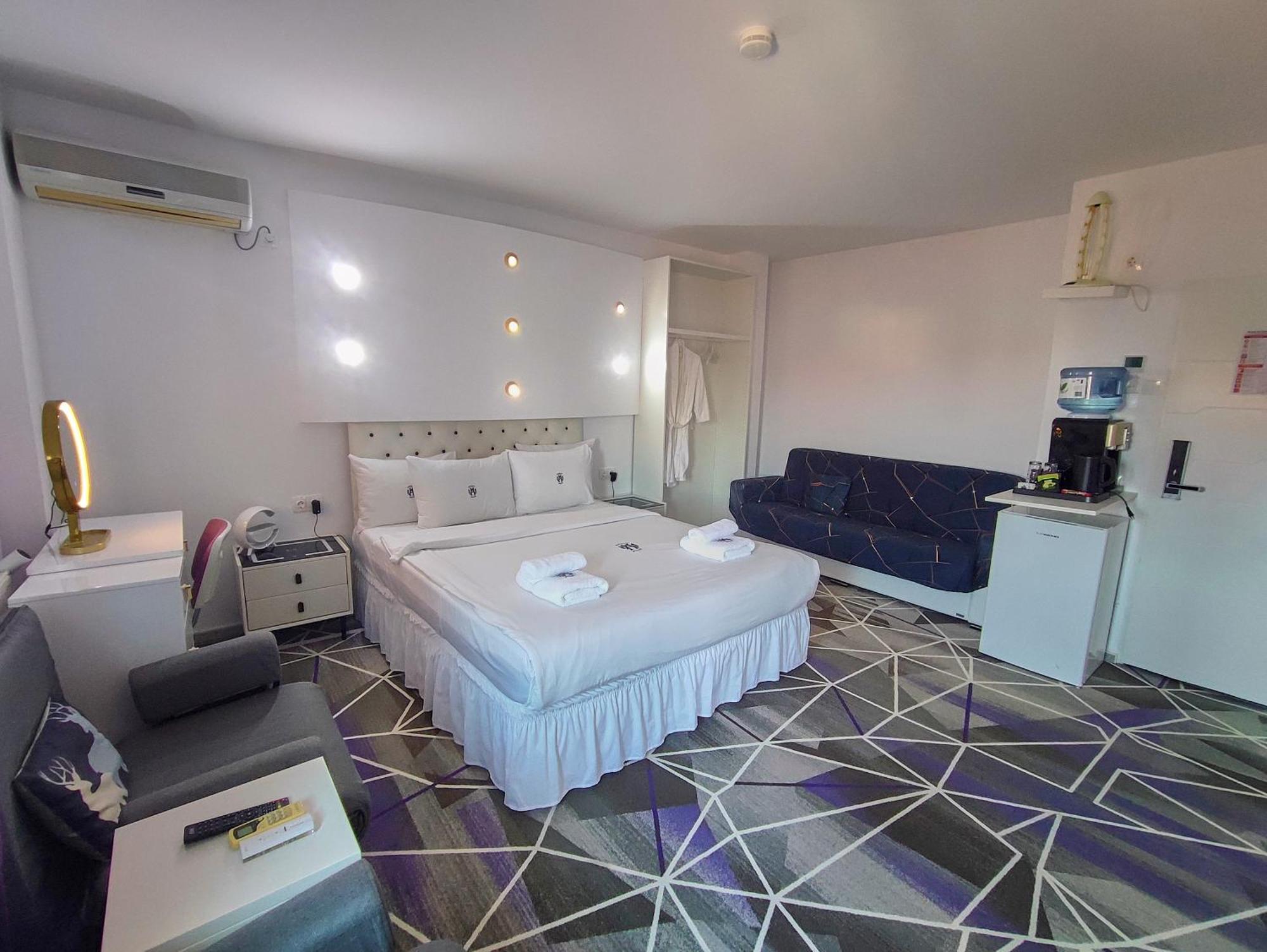 Amethyst House Therme & Bucharest Otopeni Airport Exterior foto