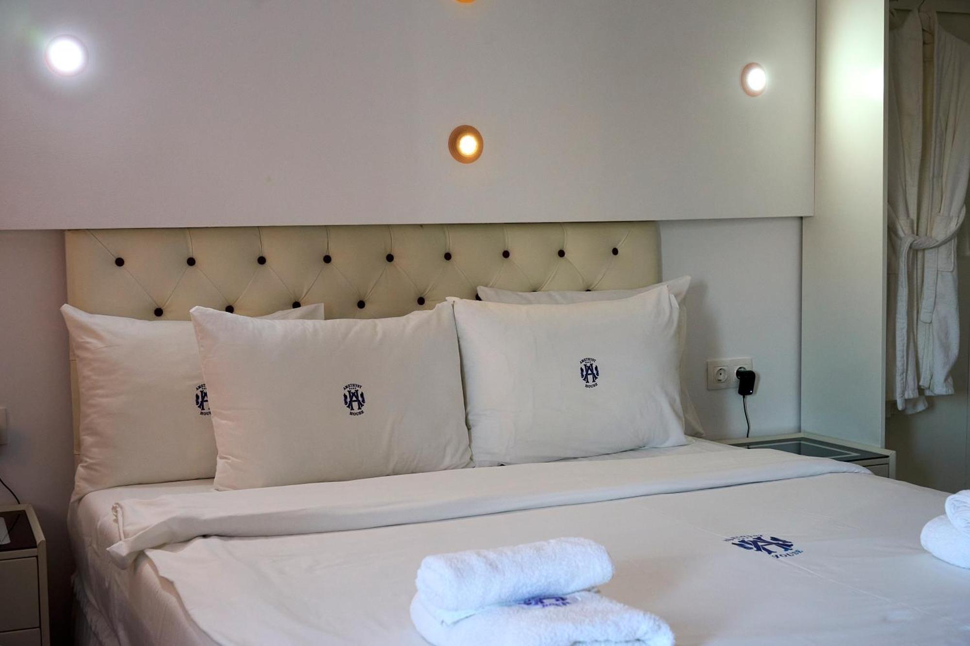 Amethyst House Therme & Bucharest Otopeni Airport Exterior foto