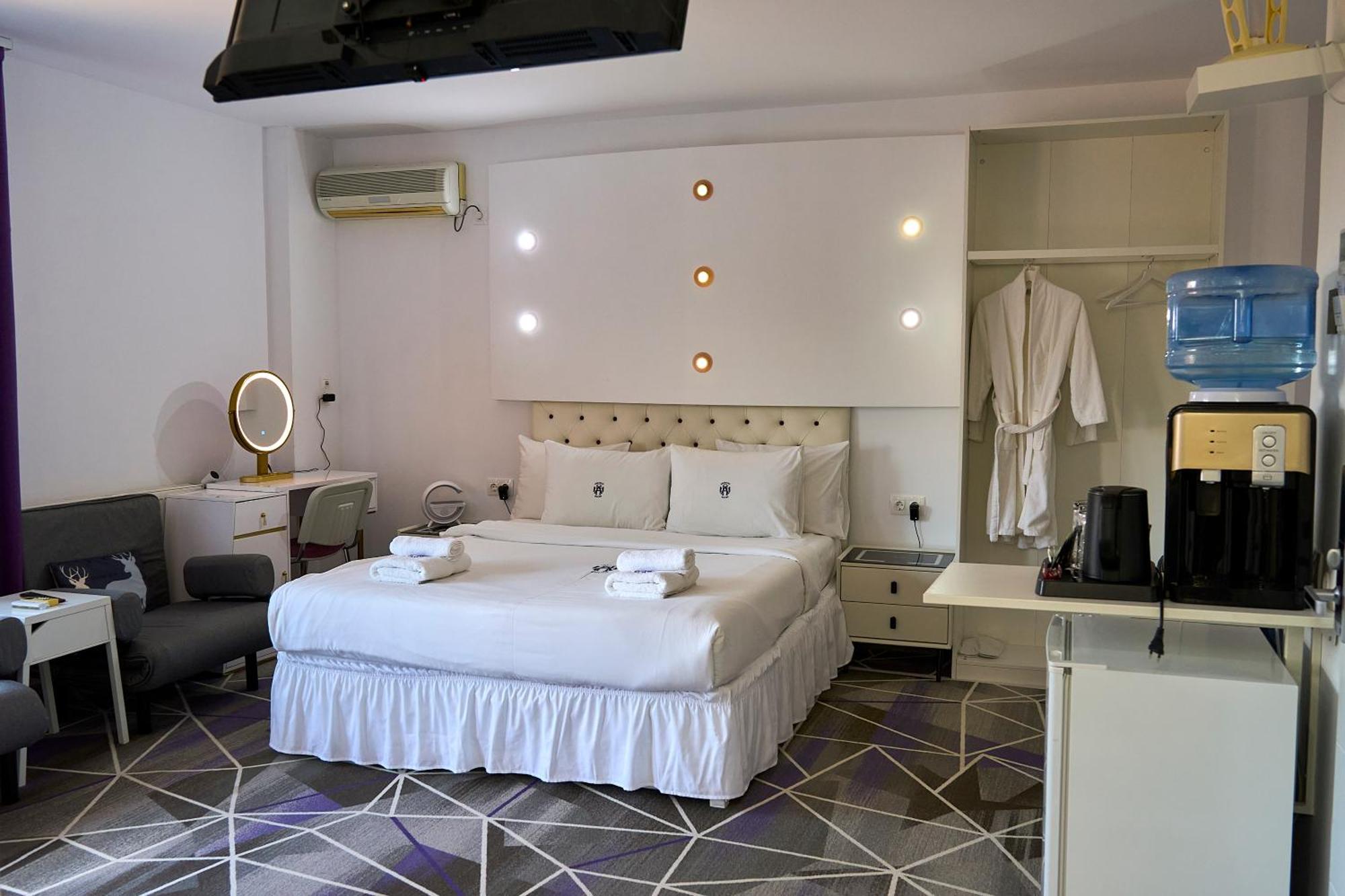 Amethyst House Therme & Bucharest Otopeni Airport Exterior foto