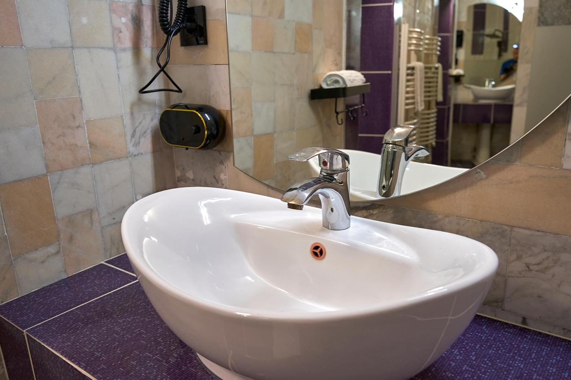 Amethyst House Therme & Bucharest Otopeni Airport Exterior foto