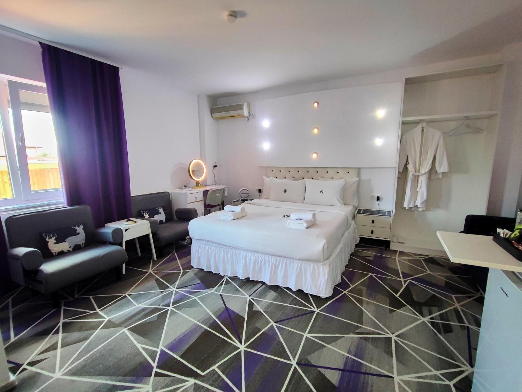 Amethyst House Therme & Bucharest Otopeni Airport Exterior foto