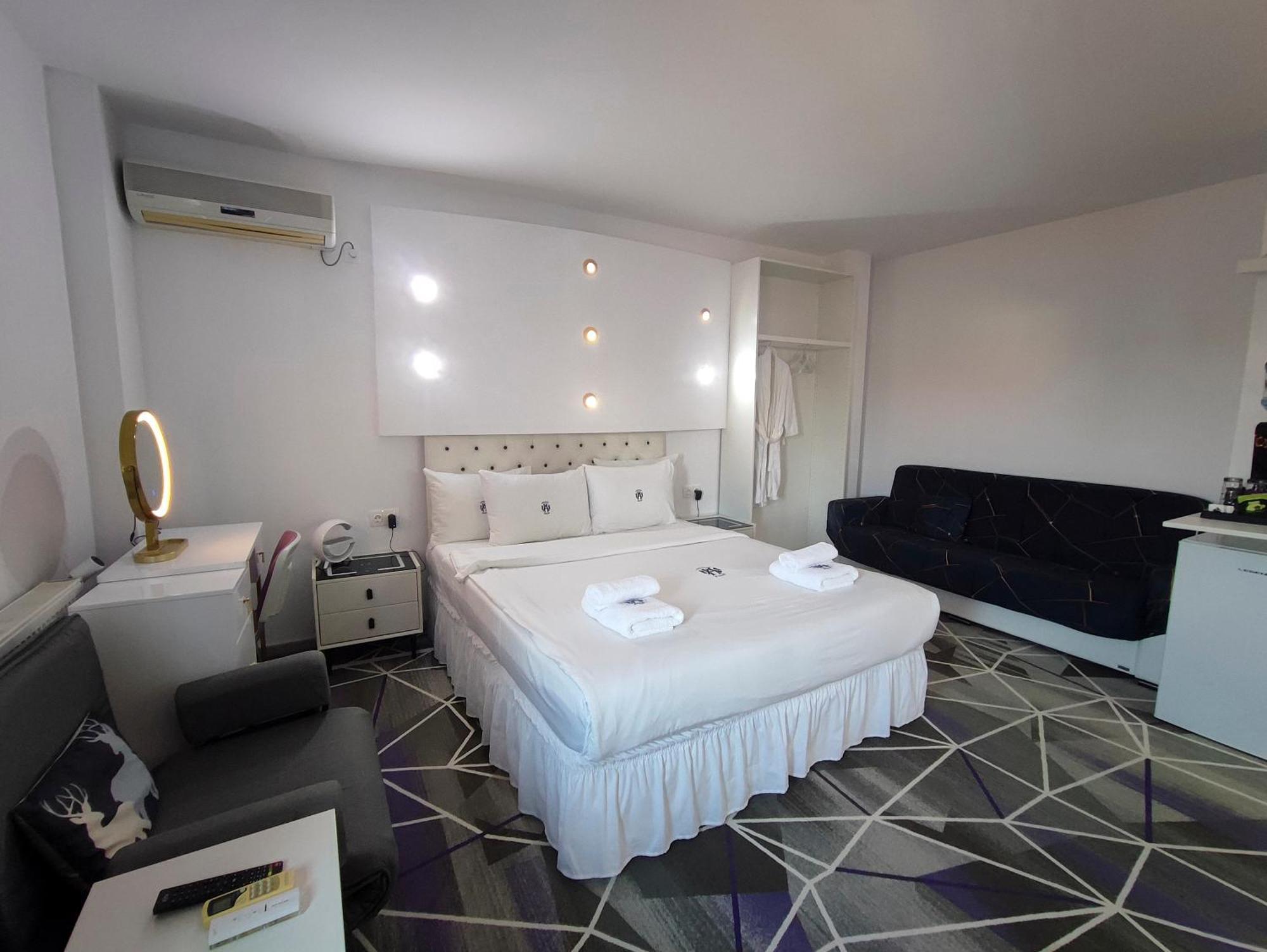 Amethyst House Therme & Bucharest Otopeni Airport Exterior foto