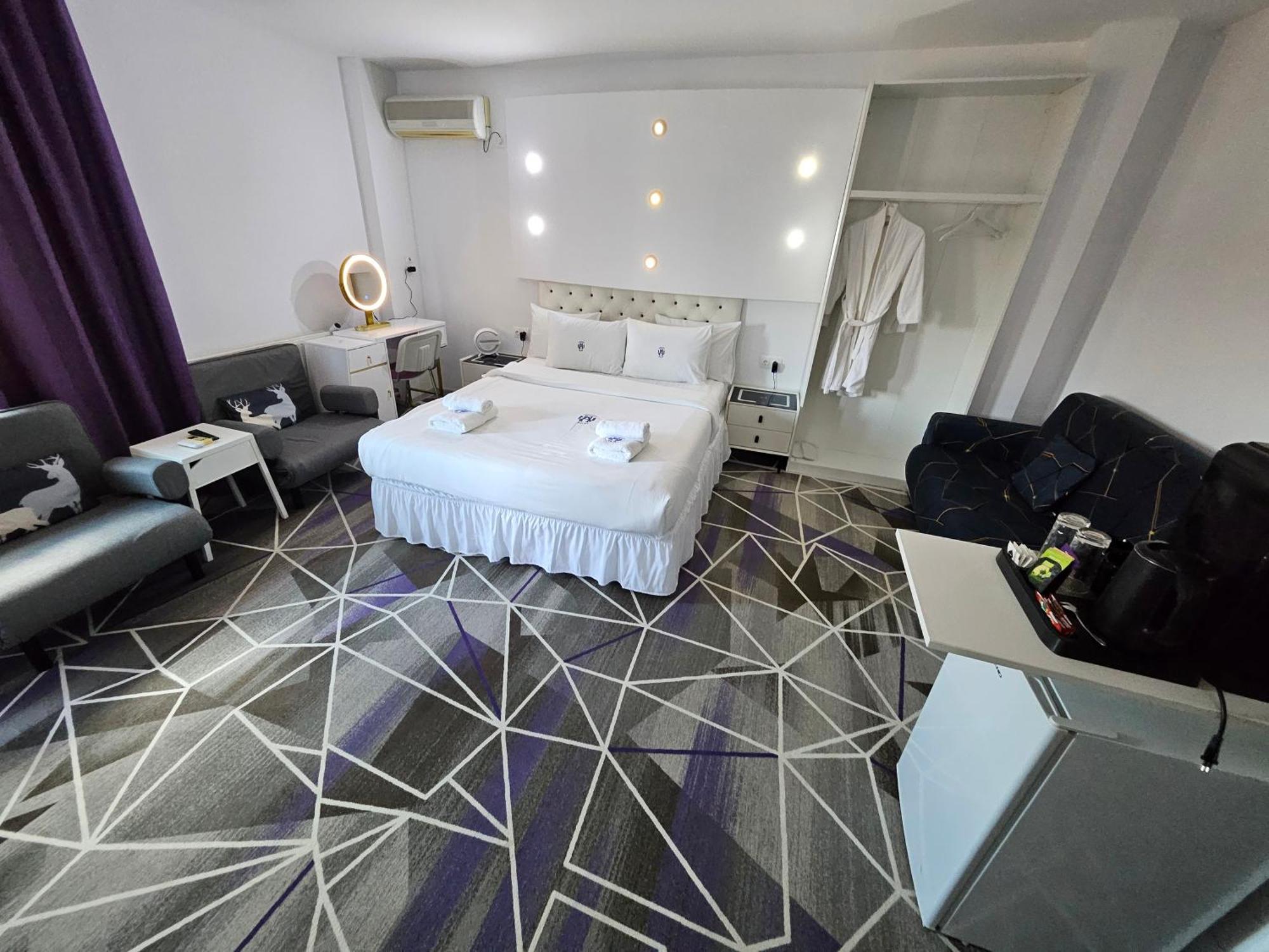 Amethyst House Therme & Bucharest Otopeni Airport Exterior foto