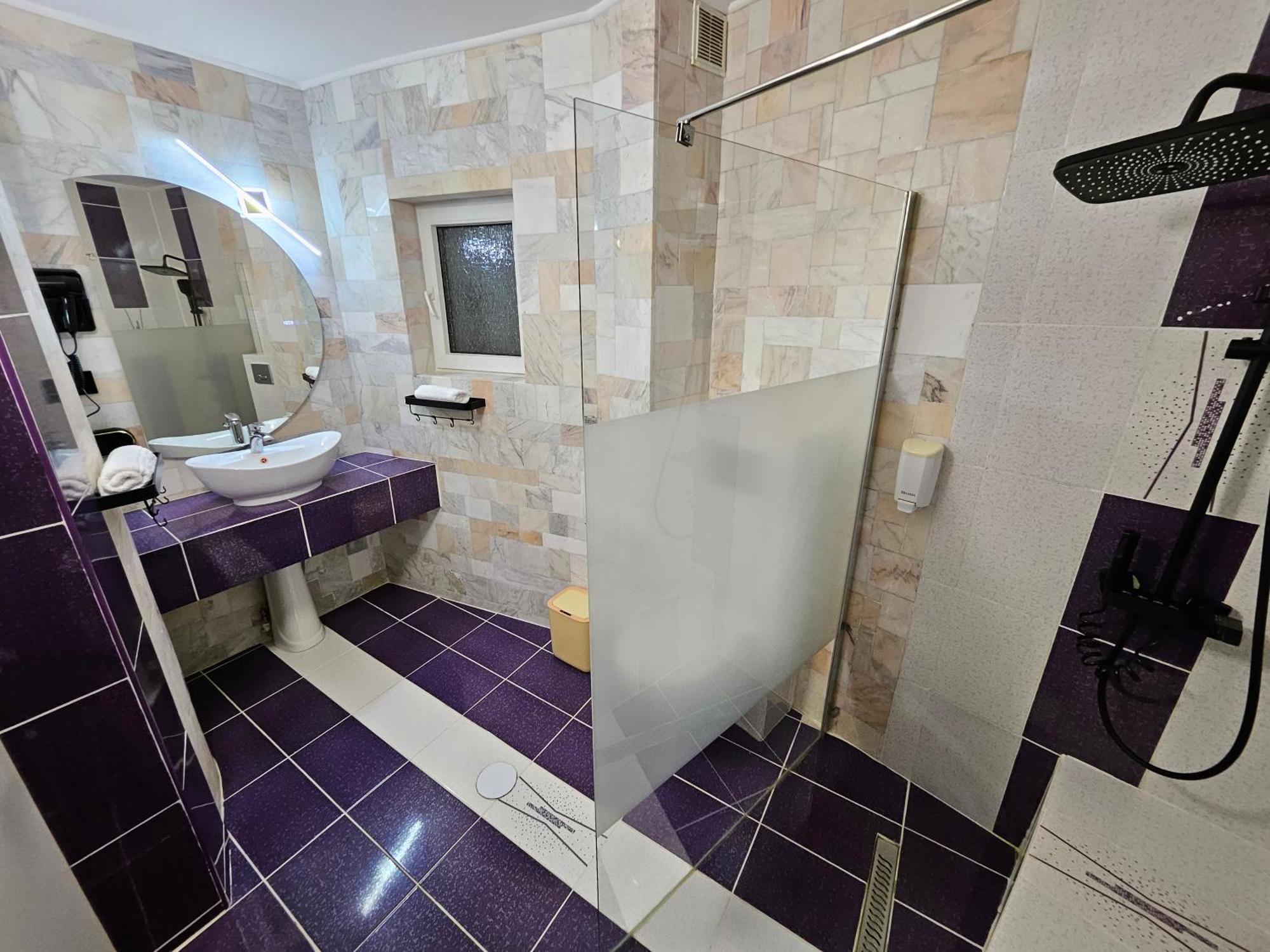 Amethyst House Therme & Bucharest Otopeni Airport Exterior foto