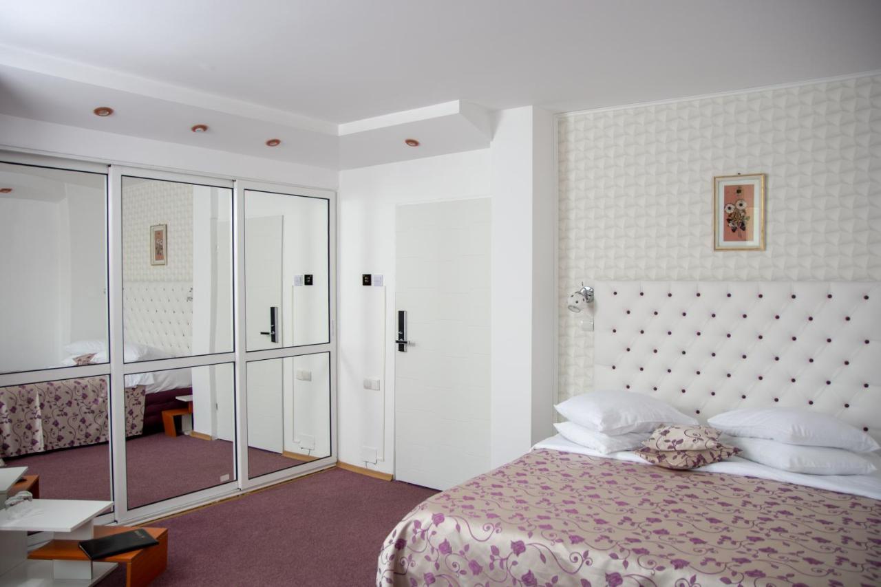Amethyst House Therme & Bucharest Otopeni Airport Exterior foto
