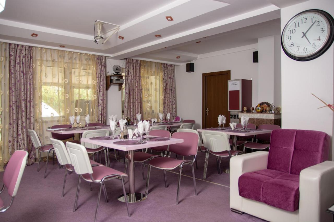 Amethyst House Therme & Bucharest Otopeni Airport Exterior foto