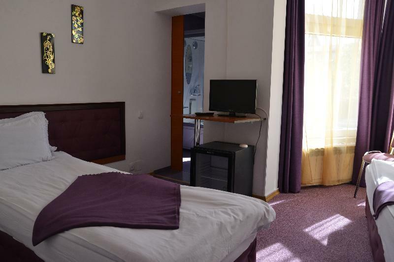Amethyst House Therme & Bucharest Otopeni Airport Exterior foto
